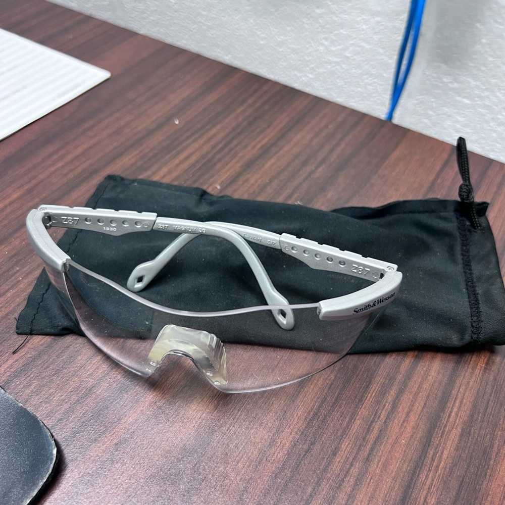 SMITH & WESSON Safety Gray Clear Lens Protective Glasses GUC - Picture 3 of 7